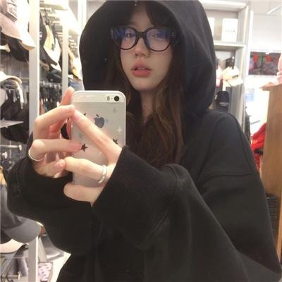 三个女人的秘密 海报