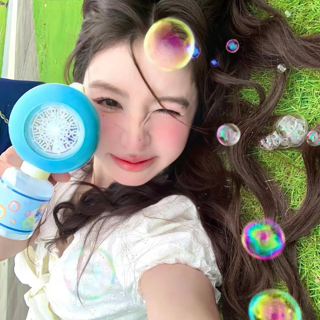 香烟女孩 首屏海报